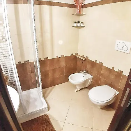 Olimpia House - Station