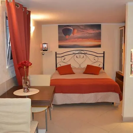 Olimpia House - Station Daire Bari