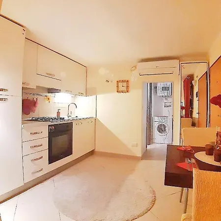 Olimpia House - Station Apartment Bari