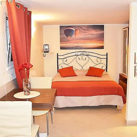 Olimpia House - Station Apartman Bari